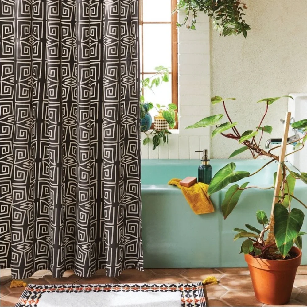 JUNGALOW X OPALHOUSE NWT 13pc shower curtain with hooks -black/white -NO HOOKS